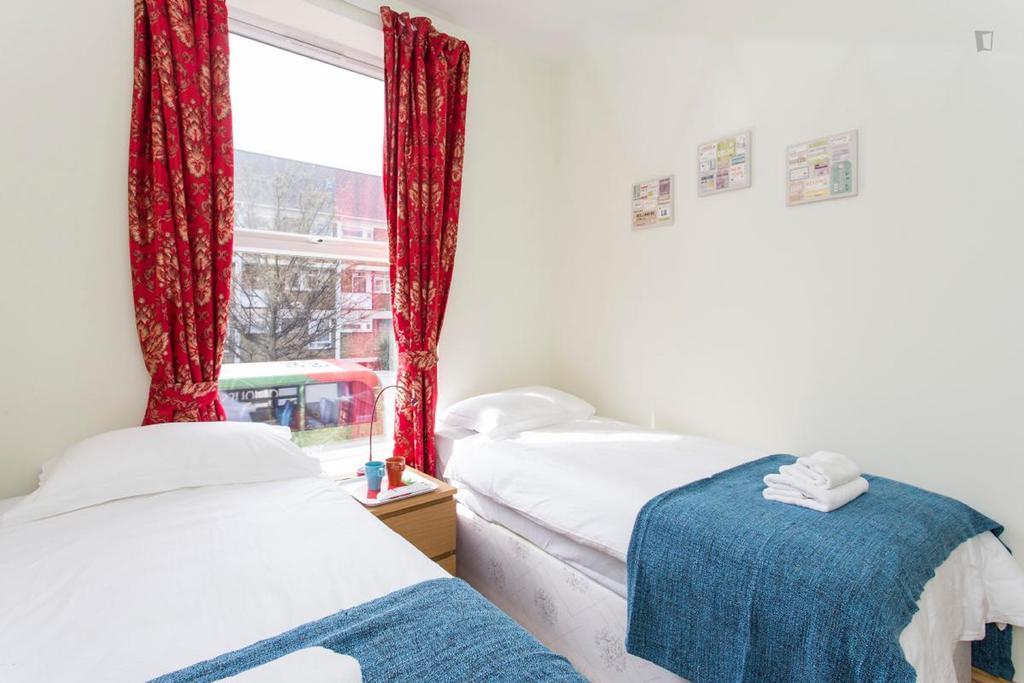 406 Harrow Hotel Londra Esterno foto